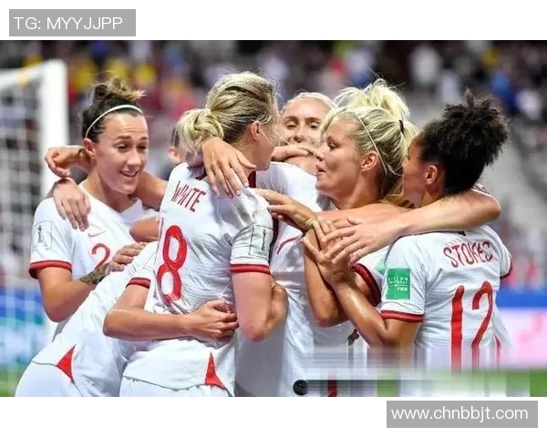 足球星空下的女性人物传奇璀璨,耀眼光芒照亮梦想与激情的赛场 足球星空下的女性人物传奇璀璨,耀眼光芒照亮梦想与激情的赛场