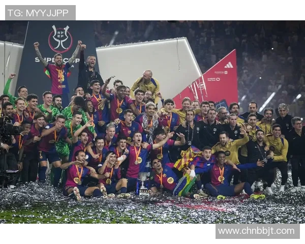 足球球星精彩瞬间曝光下半身动作引热议吸引球迷热情关注 足球球星精彩瞬间曝光下半身动作引热议吸引球迷热情关注